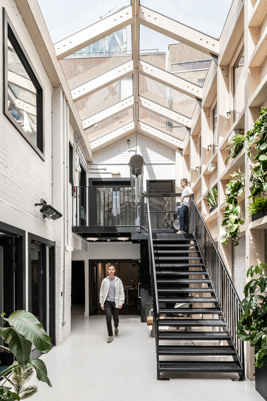 Weavers House / MATA Architects - Интерьерная фотография, Лестницы, Фасад, Перила