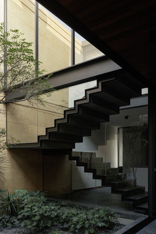 Zibu House / Di Frenna Arquitectos - Интерьерная фотография, Лестницы, Фасад, Перила