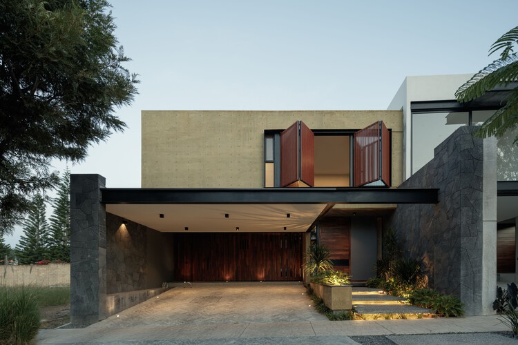 Zibu House / Di Frenna Arquitectos - Экстерьерная фотография, Фасад, Окна