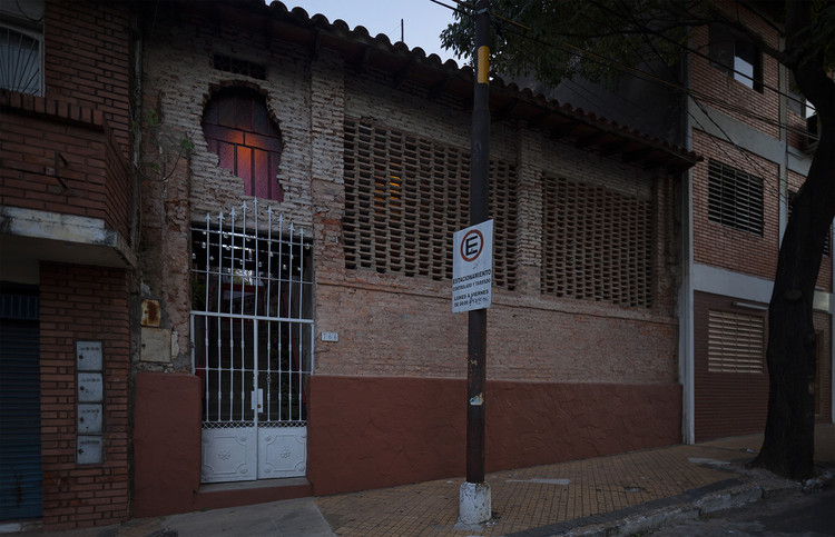 20 кирпичных домов, 20 лет современной архитектуры в Парагвае — изображение 17 из 61