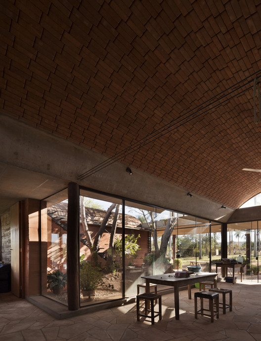 20 кирпичных домов, 20 лет современной архитектуры в Парагвае — Изображение 11 из 61