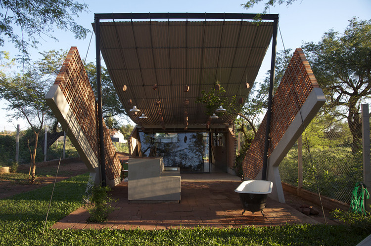20 кирпичных домов, 20 лет современной архитектуры в Парагвае — изображение 22 из 61