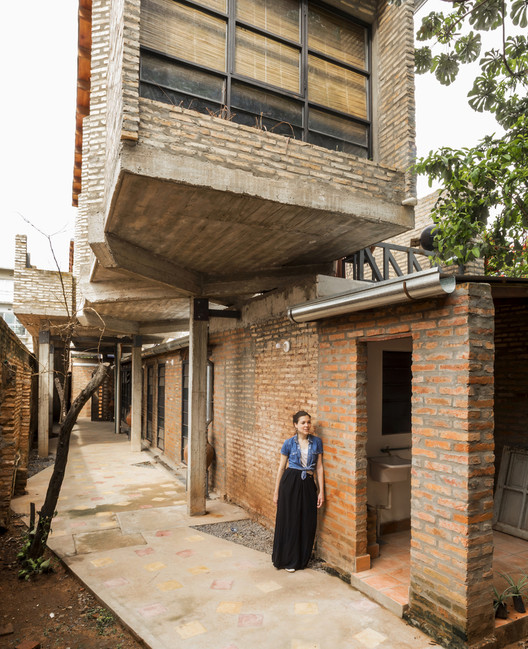 20 кирпичных домов, 20 лет современной архитектуры в Парагвае — Изображение 60 из 61