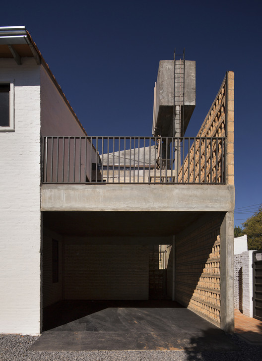20 кирпичных домов, 20 лет современной архитектуры в Парагвае — изображение 31 из 61