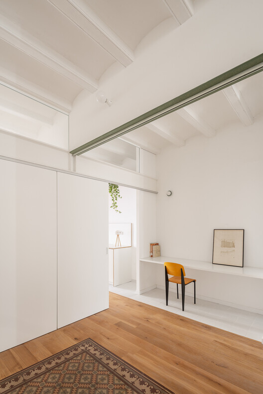 Ремонт квартиры в Sants / midori arquitectura - Интерьерная фотография, Дерево