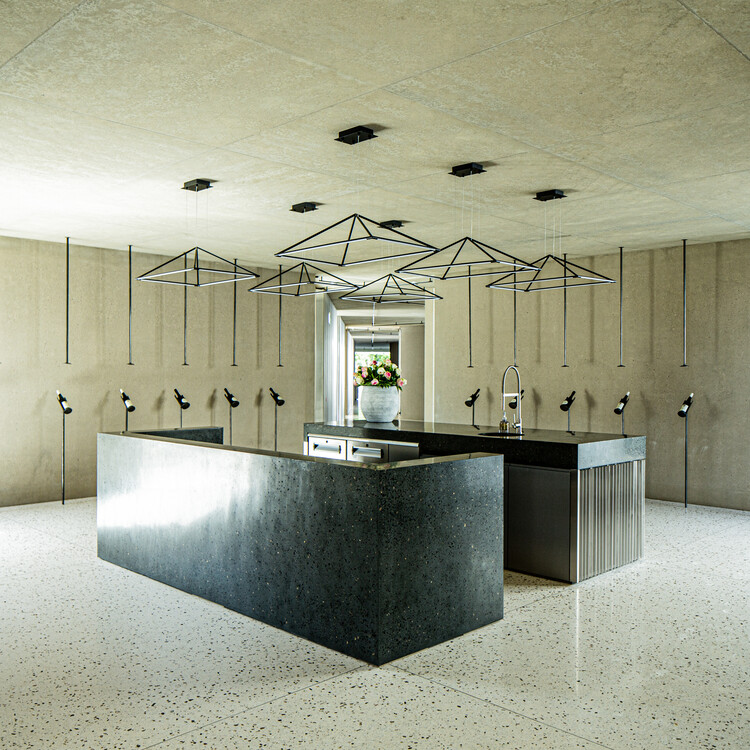 Domaine Claude Bentz / Studio Jil Bentz - Интерьерная фотография, Кухня, Колонна
