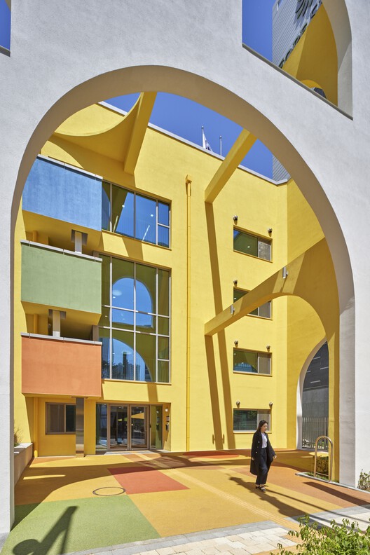 Детский сад Songpa Wirye / TAAL Architects - Внутренняя фотография, Лестницы, Фасад, Арка