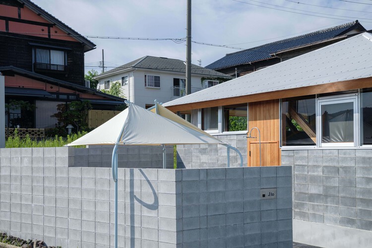 Дом выходного дня в Киотанго / бюро Hideo Arao Architects - фотография экстерьера, окна, фасад