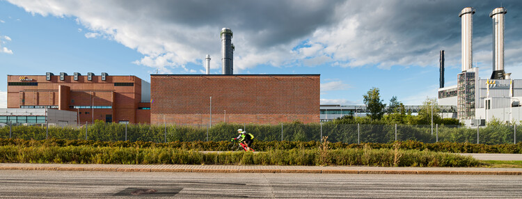 Здание теплового насоса Вуосаари / Virkkunen & Co Architects — наружная фотография