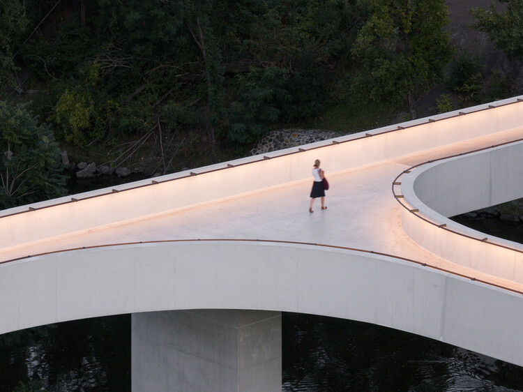 Пешеходный мост Штванице в Праге / Blank Architekti sro + Bridge Structures sro - Экстерьерная фотография