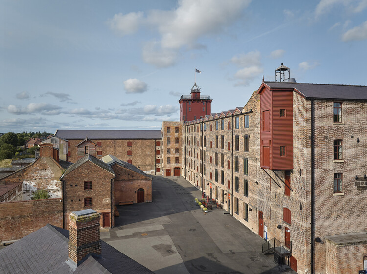 Shrewsbury Flaxmill Maltings / Feilden Clegg Bradley Studios — фотография экстерьера, окон, фасада