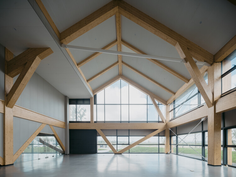 Центр исследований и дизайна деревянных конструкций Дафэн / CATS - Фотография интерьера, балка