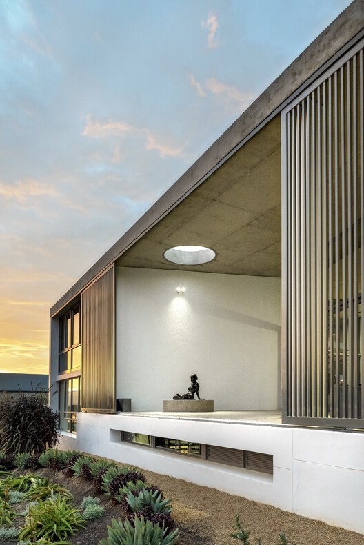 Дом и галерея Куншуйс / Strukt Architects - Экстерьерная фотография, окна, фасад