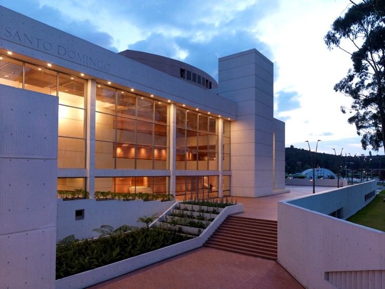 Классика архитектуры: Культурный центр Хулио Марио Санто-Доминго / Bermúdez Arquitectos — изображение 4 из 33