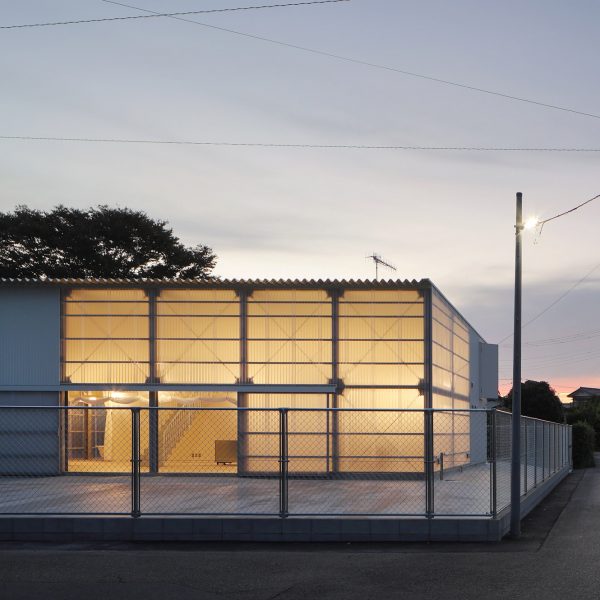 Arii Irie Architects завершает строительство виллы Warehouse в Японии
