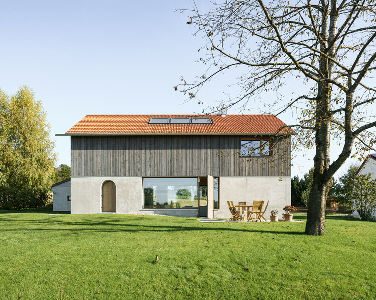 Дом в Миттерфишене / Florian Nagler Architekten - Экстерьерная фотография, Фасад, Окна