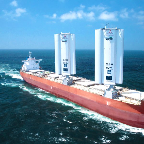 Грузовое судно Pyxis Ocean, работающее на ветряных двигателях, прокладывает курс для более экологичного судоходства
