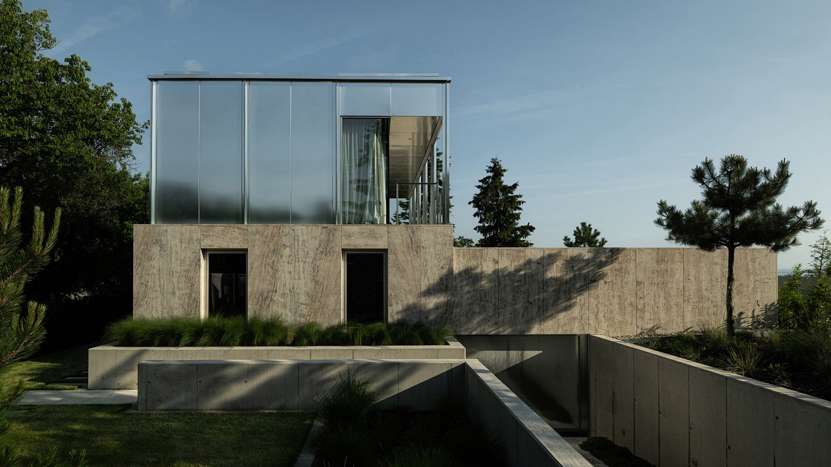 Известняк поддерживает The Clifftop House от Kontextus Architecture Studio