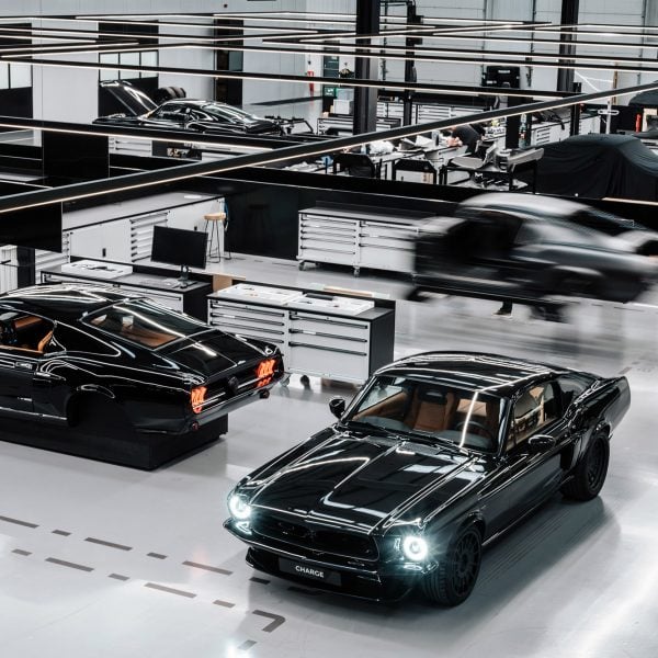 Most Architecture создает завод Charge Cars со «всем, что выставлено на обозрение»