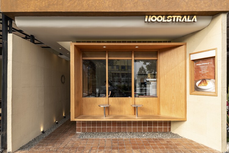 Noolstrala The Cafe / Nuvosis - Интерьерная фотография, Окна, Дверь, Фасад