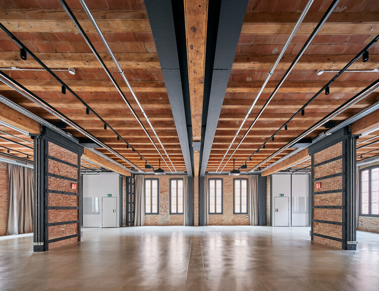 Офисы Фонда Бофилла / GCA Architects - Внутренняя фотография, Балка, Фасад, Окна, Колонна