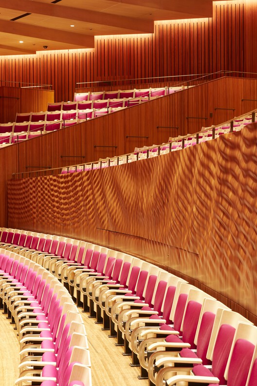 Обновление концертного зала Сиднейского оперного театра / ARM Architecture — Фотография интерьера, шкаф, стул