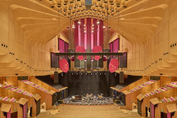 Обновление концертного зала Сиднейского оперного театра / ARM Architecture – Фотография интерьера, лестница, стул