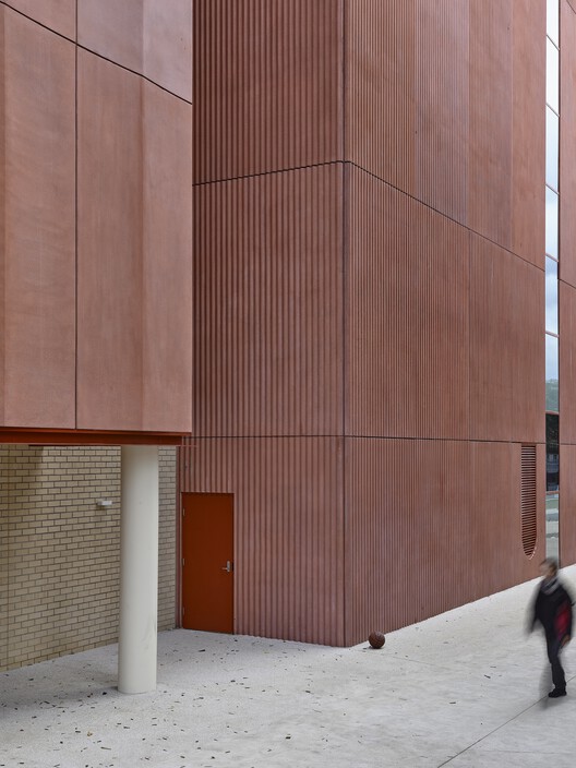 Колледж Маунт-Александр / Kosloff Architecture — Фотография интерьера, шкаф, кирпич, фасад, бетон