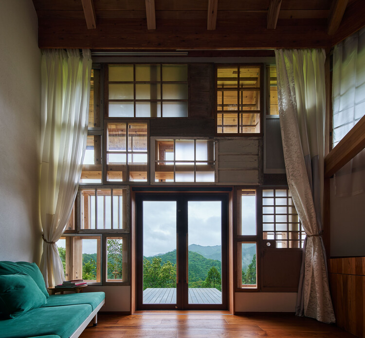 Центр нулевых отходов Камикацу / Хироши Накамура и NAP — фотография интерьера, окна, балка