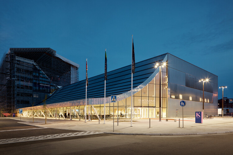Event Center Satama / ALA Architects – Экстерьерная фотография, фасад, окна
