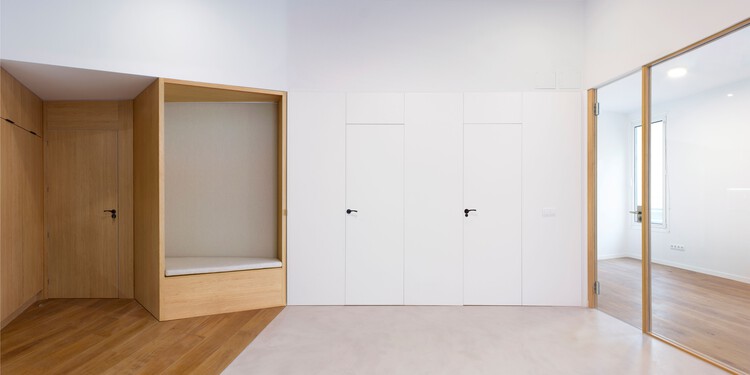 2102CON Местный ремонт / Terrario Arquitectura - Фотография интерьера, шкаф, дверь
