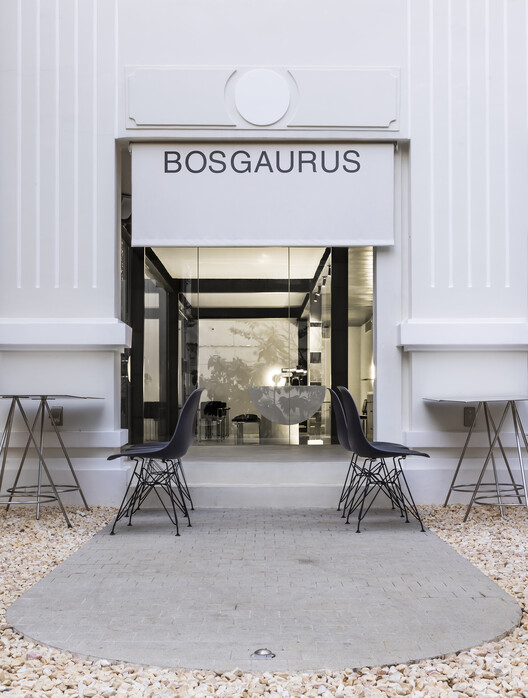 Bosgaurus Coffee Roasters / NU архитектура и дизайн - Фотография интерьера, стул, стол
