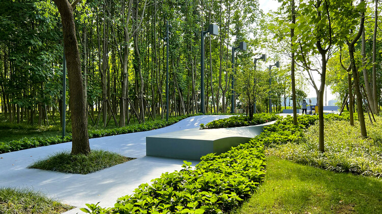Общественное пространство на набережной Ханчжоу - Парк Азиатских игр Саньцяо / Студия оригинального дизайна TJAD - Экстерьерная фотография, сад, лес