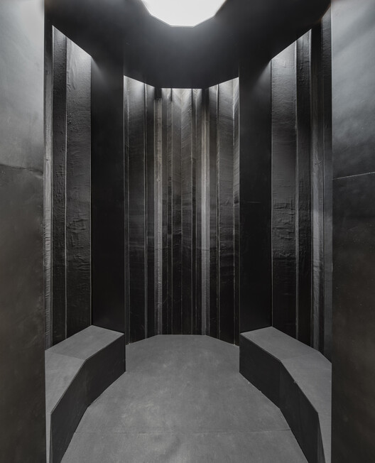 Шелковый павильон / Офис Паломы Каньисарес - Фотография интерьера, колонна