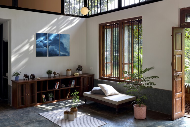 Lanja House / Articulated Design Initiative (ADI) — Фотография интерьера, гостиная, окна, стол