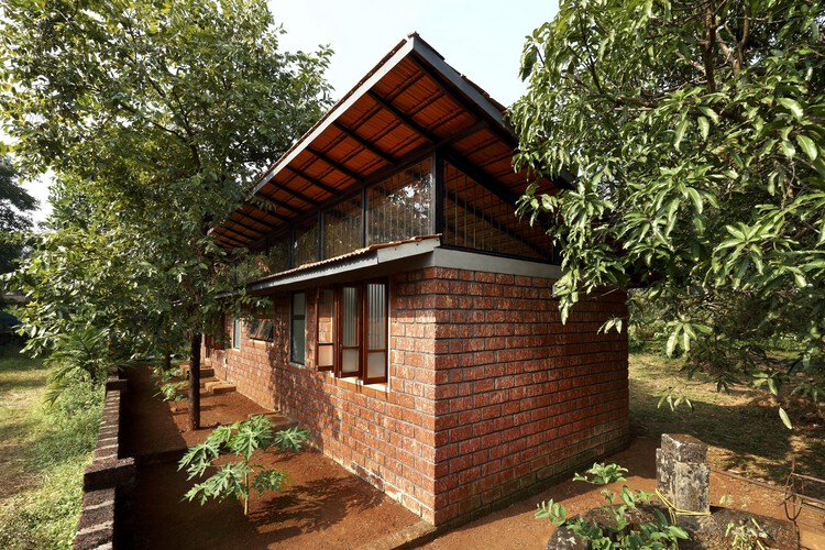 Lanja House / Articulated Design Initiative (ADI) - Фотография экстерьера, окна