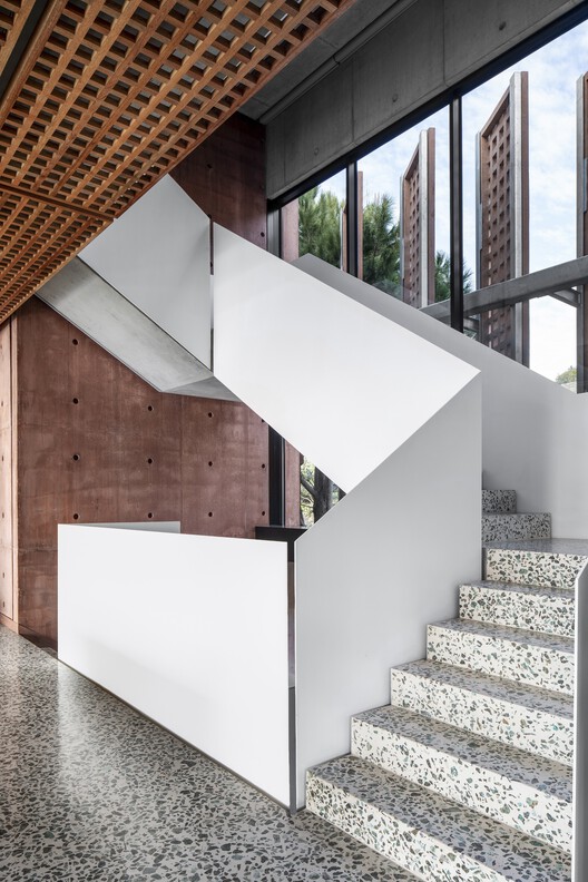 Резиденция Верхнего Альберта / SAOTA - Фотография интерьера, лестница, фасад, перила