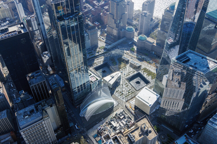 Центр исполнительских искусств Перельмана, облицованный полупрозрачными мраморными плитами, открывается в районе Ground Zero в Нью-Йорке — изображение 17 из 20