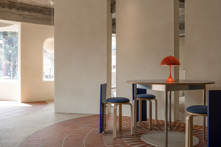 norrri cafe / atelier ah - Фотография интерьера, стол, стул