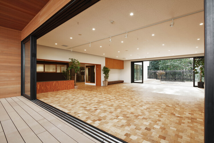 JPP Nursery / HIBINOSEKKEI + Youji no Shiro + Kids Design Labo — Фотография интерьера, окна