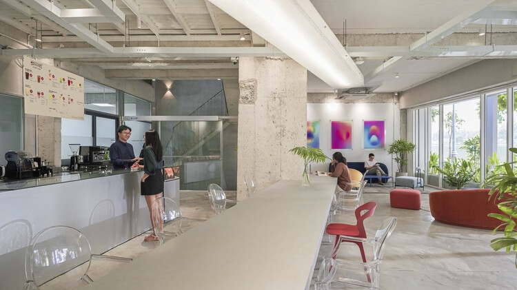 Гибридный офис Inspire Hub / DQV Architects — Фотография интерьера, стул