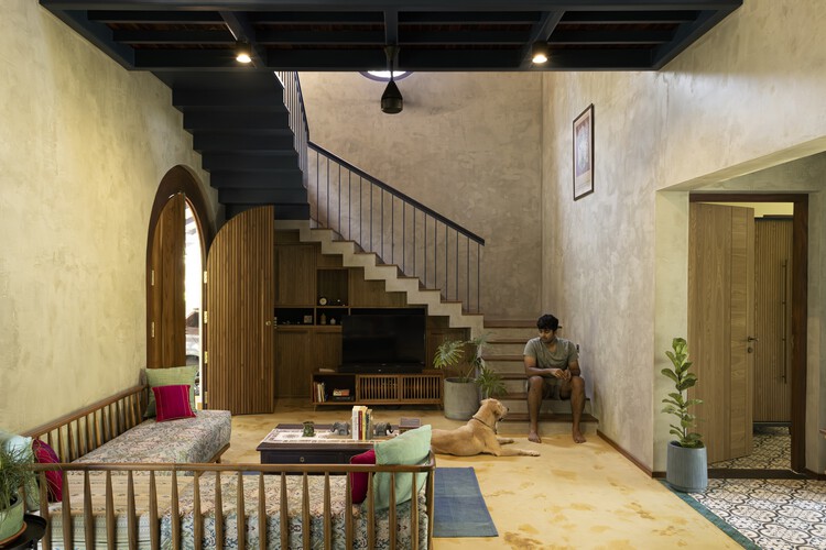 Дом Ваби-Саби / Aslam Sham Architects - Фотография интерьера, балка