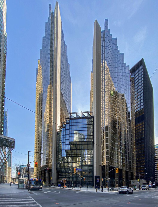 Путеводитель по архитектуре Торонто: 30 современных достопримечательностей крупнейшего города Канады — изображение 13 из 36