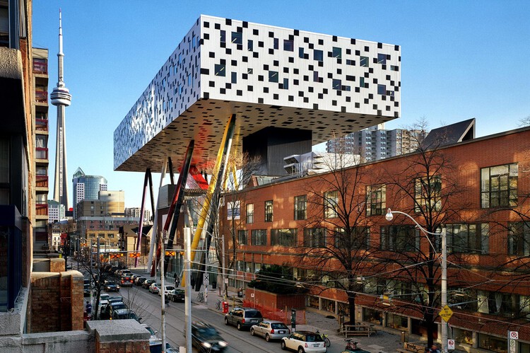 Путеводитель по архитектуре Торонто: 30 современных достопримечательностей крупнейшего города Канады — изображение 3 из 36
