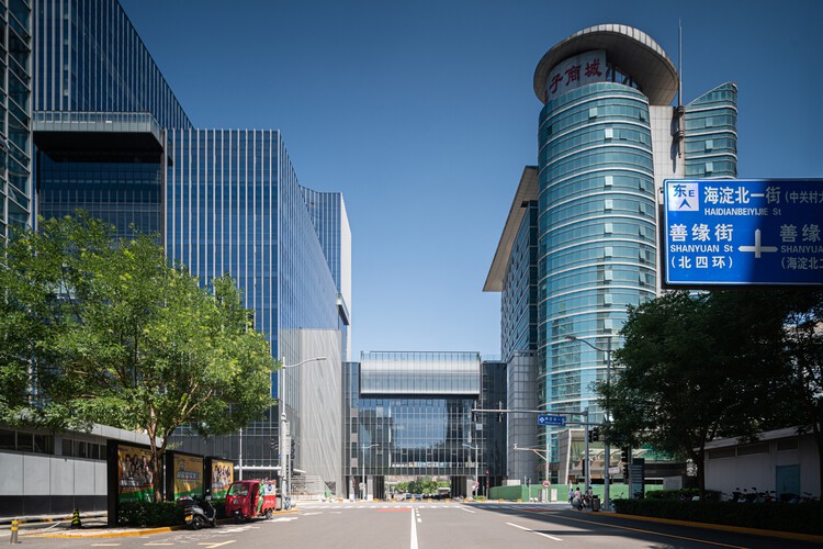 Модернизация и реконструкция здания Dinghao Electronics Building / Nikken Sekkei — фотография экстерьера, фасада, городского пейзажа