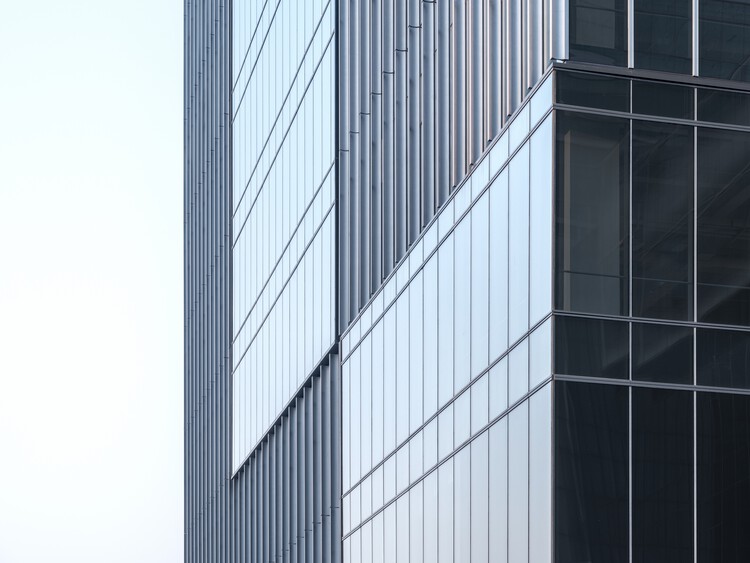 Модернизация и реконструкция здания электроники Dinghao / Nikken Sekkei — фотография экстерьера, фасад