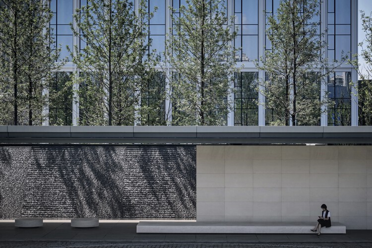 Жилые здания La Cadiere One Lake City / SCDA Architects — фотография экстерьера, окна, фасад, перила