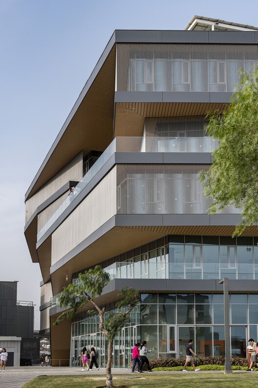 Центр инженерных инноваций Университета Лимы / Сасаки - фотография экстерьера, фасад, окна