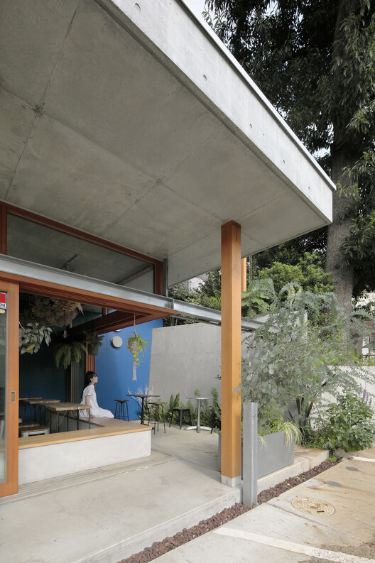 Дом и кондитерская ТАКААСИРО / Архитектурная лаборатория Мэгуро - Фотография интерьера, фасада, колонны