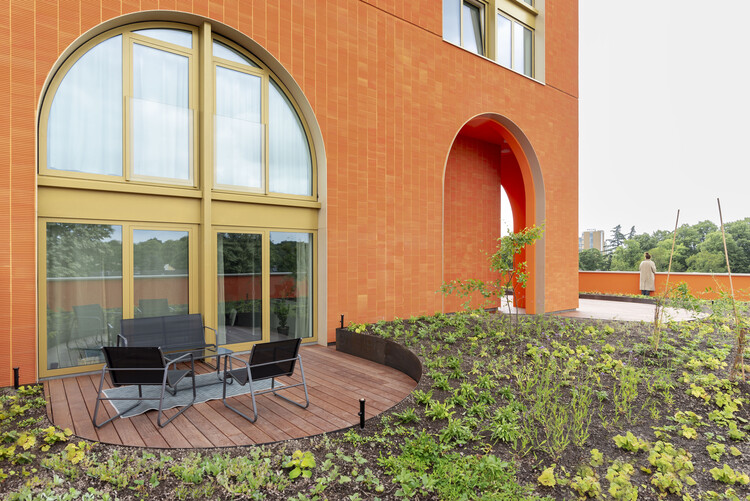 Весовой дом Waaggebouw / NEXT Architects - Фотография интерьера, окна, кирпич, стул, фасад